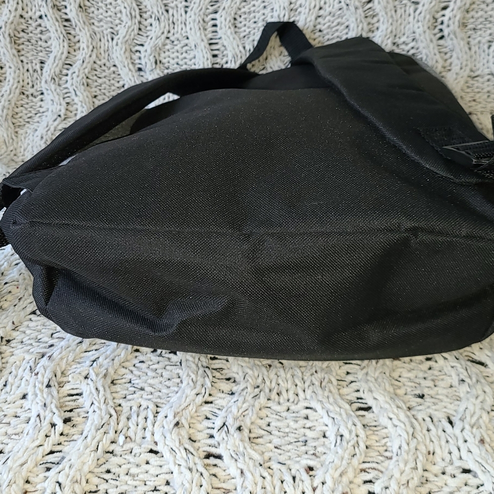 Backpack - Picture 3 of 4